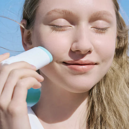 SKIN1004 Madagascar Centella Hyalu-Cica Silky-Fit Sun Stick SPF50+ PA+++++
