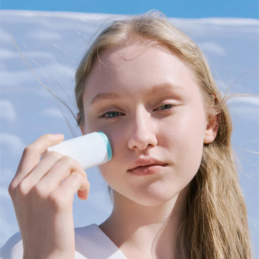 SKIN1004 Madagascar Centella Hyalu-Cica Silky-Fit Sun Stick SPF50+ PA+++++